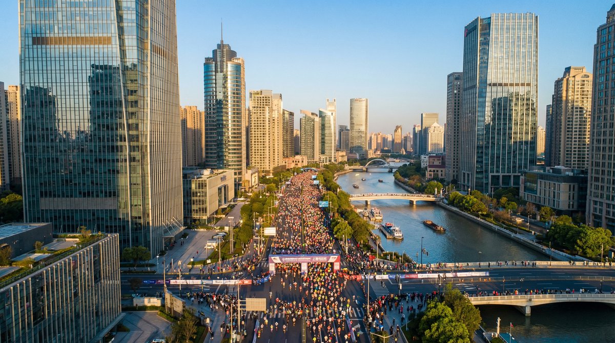 萝莉城市马拉松航拍视频